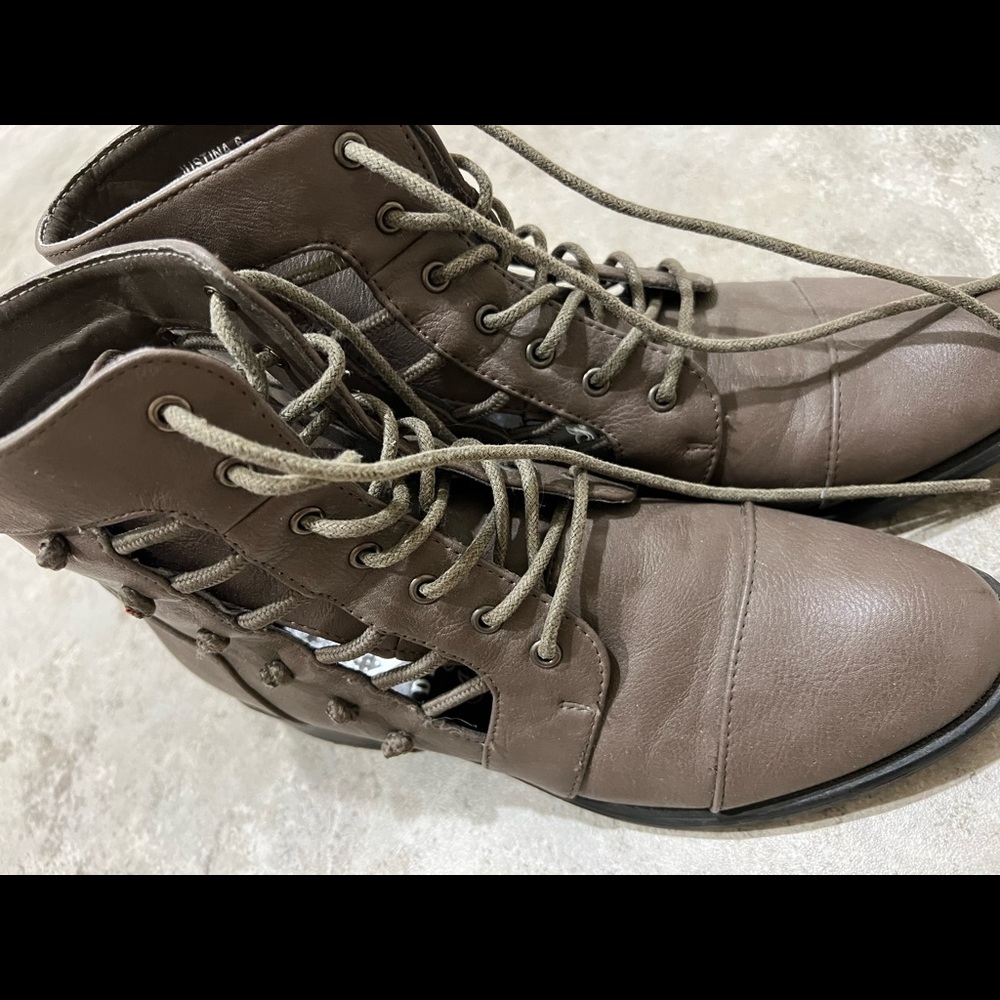 👢 - Picture 4 of 4